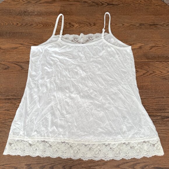 Maurices Plus Size 2X WHITE Stretchy Crinkle Lace Cami - Picture 2 of 11